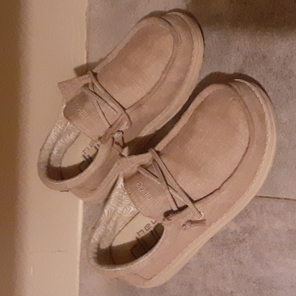 Other - DUDE shoes size y 3 L4